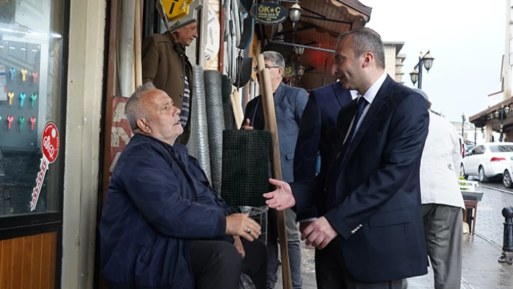 MHP'nin adayı Turan Şahin'den esnafa bayram ziyareti