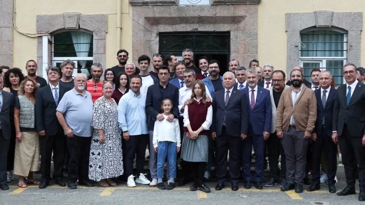 Milli Eğitim Bakanı Tekin, Ailem dizisi setini ziyaret etti