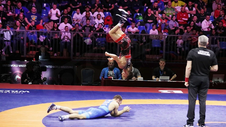 Milli Güreşçi Rıza Kayaalp, Avrupa Şampiyonu oldu