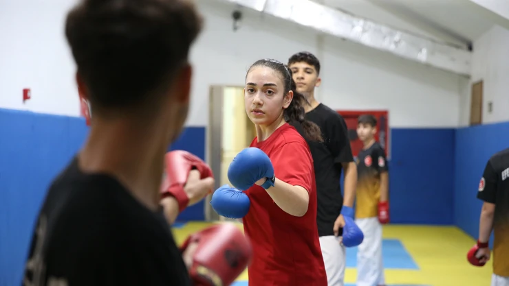 Milli karateci Semra, hayallerini gerçekleştirmeye odaklandı