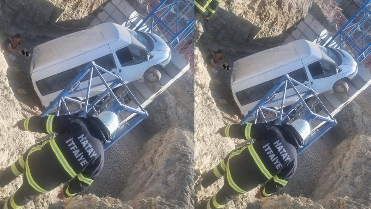 Minibüs kule vincin betonuna çarptı, 4 yaralı