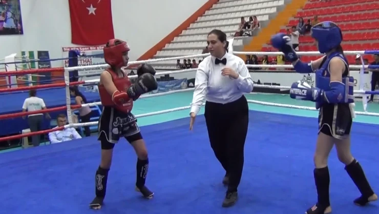 Minik ve Yıldızlar Türkiye Muaythai Şampiyonası başladı