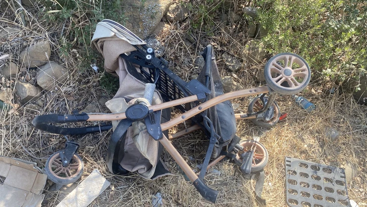 Motosiklet yolda yürüyen aileye çarptı, 1 bebek öldü, 4 kişi yaralandı