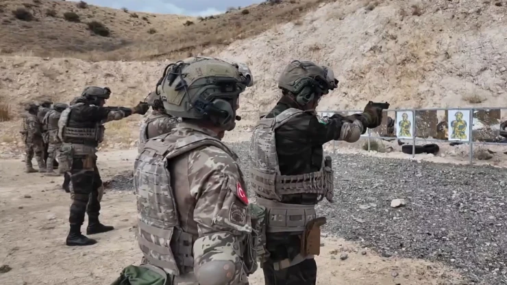 MSB'den Türkiye-Cezayir Özel Kuvvetler Eğitimi'ne ilişkin paylaşım