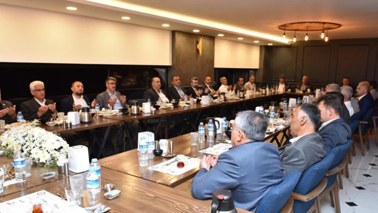 Muhtar Dernekleri iftarda bir araya geldi