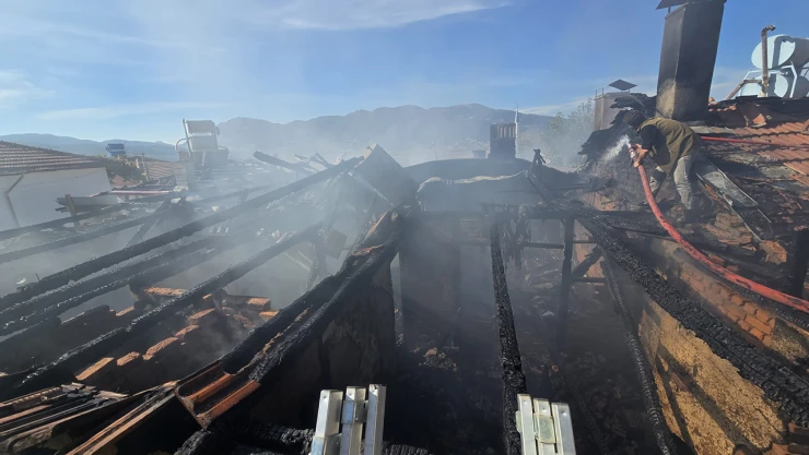 Müstakil evde çıkan yangında 2 kişi hayatını kaybetti