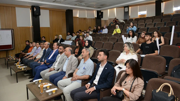 Öğrenciler, restorasyon projelerini jüriye sundu