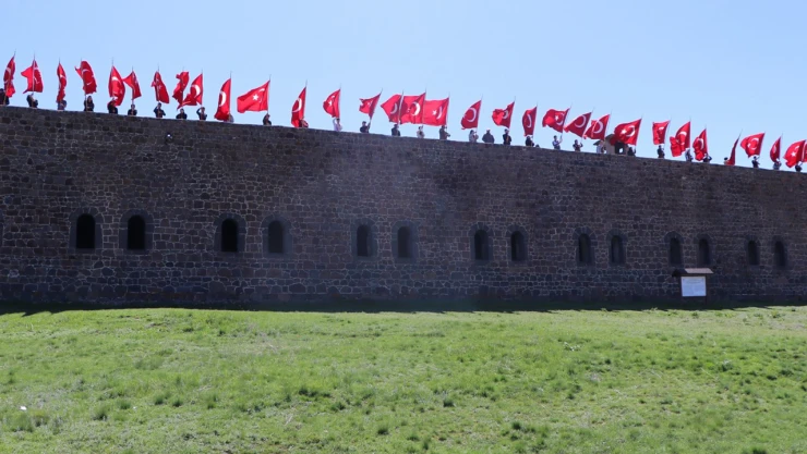 Öğrenciler tarih dersini ecdat yadigârı tabyalarda işledi