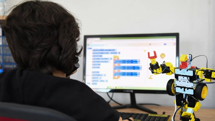 Öğrencilere dijital dünyayı güvenli kullanım eğitimi