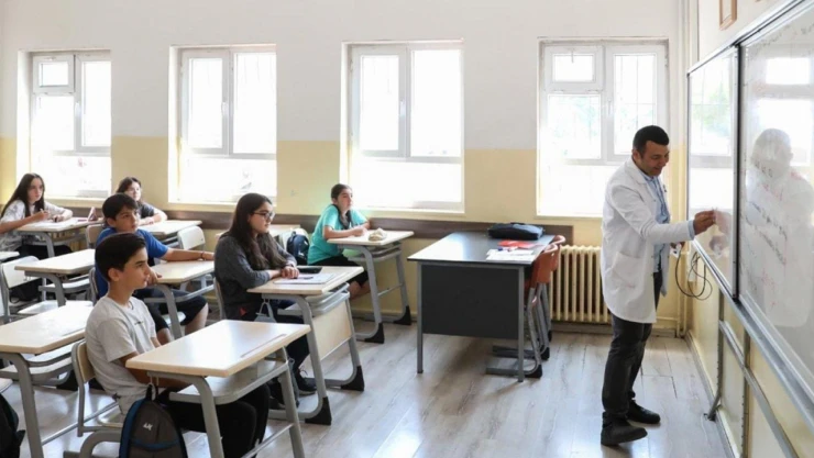 Öğretmenlerin il içi isteğe bağlı yer değiştirme sonuçları açıklandı