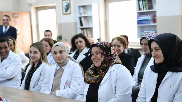 Öğretmenlerin iller arası mazerete bağlı yer değiştirme başvuruları duyurusu yayımlandı