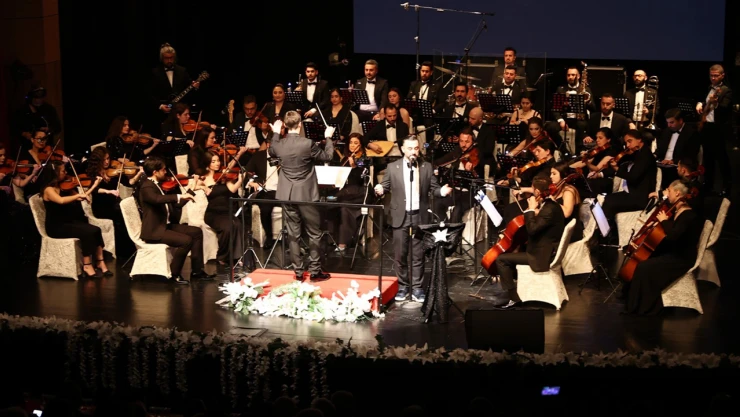 Öğretmenlerin kurduğu Maarif Orkestrası ilk konserini verdi