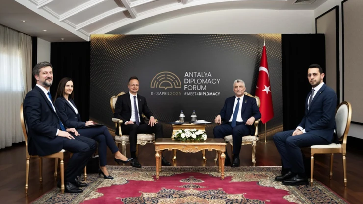 Ömer Bolat, Antalya Diplomasi Forumu kapsamında Macaristan'da
