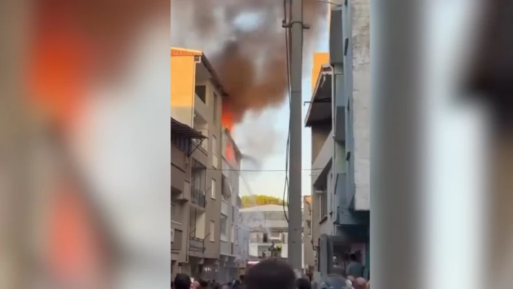 Önce torununu attı sonra kendisi atladı!