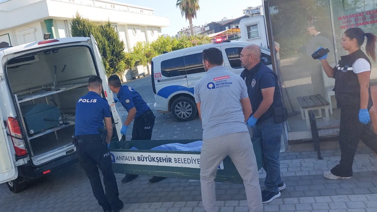 Önder Tekin, otobüs durağında ölü bulundu