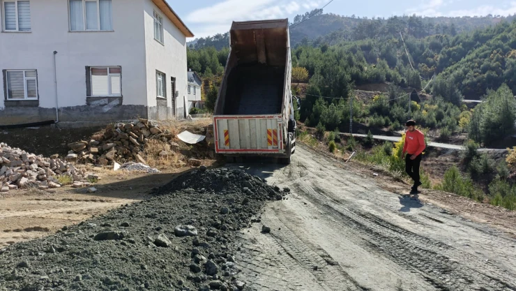 Onikişubat'ta 10 kırsal mahallenin ulaşım altyapısı güçlendiriliyor