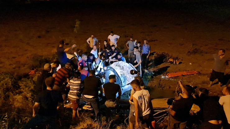 Osmaniye'de devrilen otomobildeki 1 kişi öldü, 1 kişi yaralandı