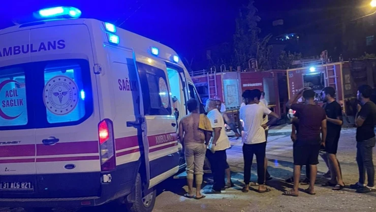 Otelde yangın çıktı, 11 kişi dumandan etkilendi
