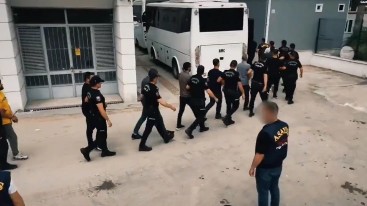 Oto hırsızlığı çetesine operasyonda 16 şüpheli yakalandı