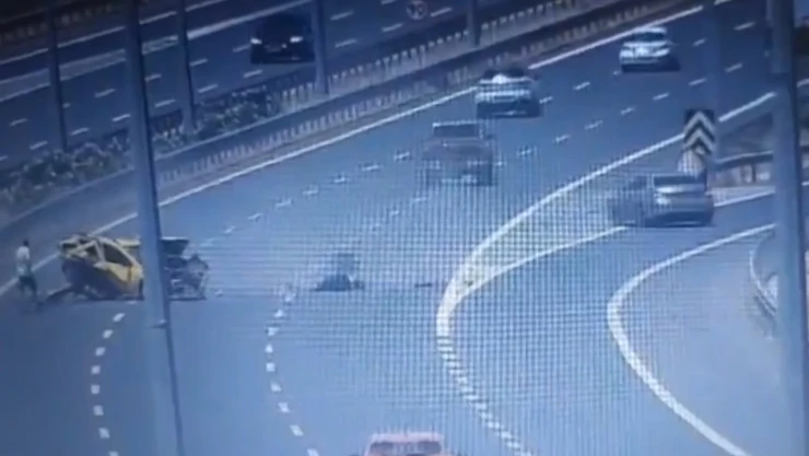 Otomobil ile taksi çarpıştı, 1 ölü