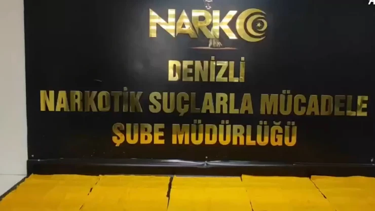Otomobilde 128 bin kullanımlık sentetik uyuşturucu ele geçirildi