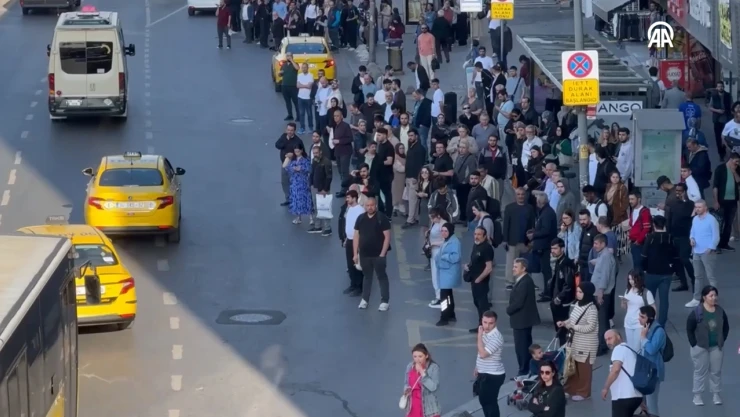 Özel halk otobüsü şoförleri kontak kapattı!