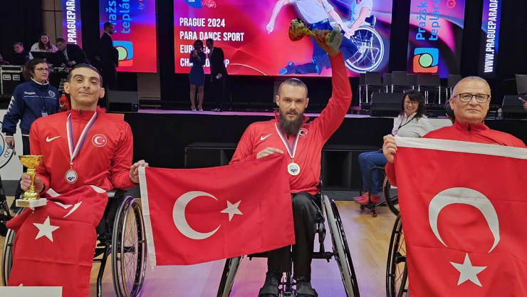 Para dans sporcuları Çekya'dan madalya ile döndü