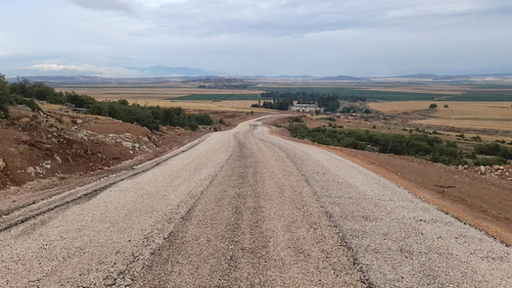 Pazarcık'ta mahalle ve oba yollarının ulaşım ağı genişliyor