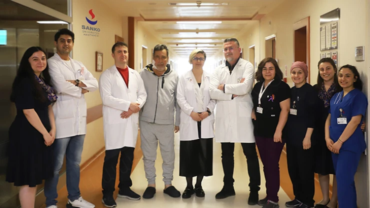 Polikistik böbrek hastasına, kadavra böbrek nakli