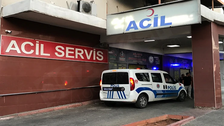 Polise saldıran şahısları vatandaşın linç girişiminden yine polisler kurtardı