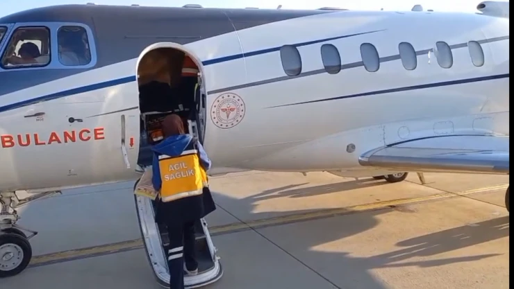 Prematüre doğan bebek ambulans uçakla Ankara'ya nakledildi