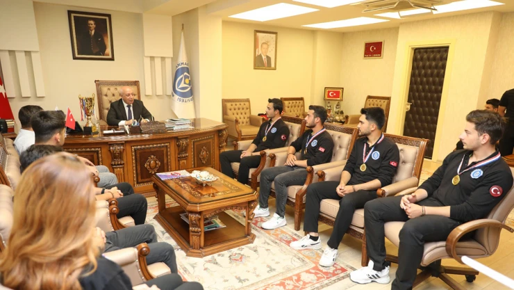 Rektör Bakan, USARGames 2025 şampiyonlarını ağırladı