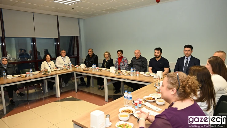Rektör Yasım, hastane personeliyle iftar sofrasında bir araya geldi