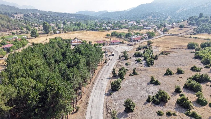 Rıfatiye'nin yol sorunu tarihe karıştı