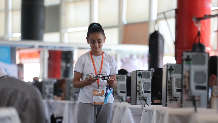 Robot yarışması için öğrenciler 17 yılda 32 bin robot yaptı