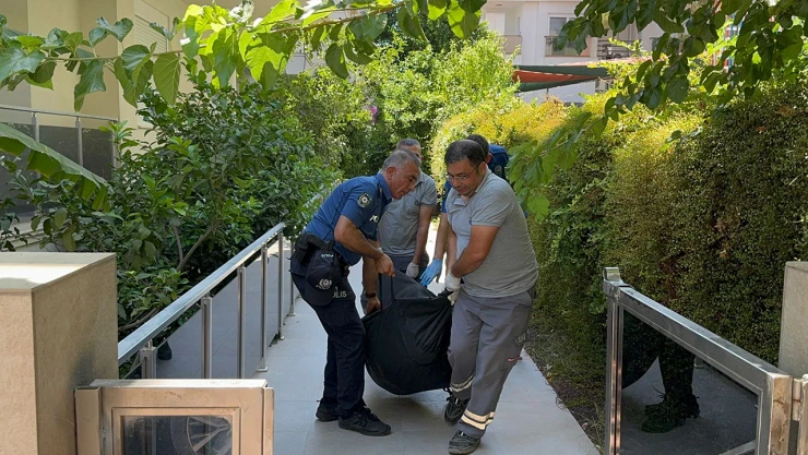 Rus uyruklu kişi evinde ölü bulundu