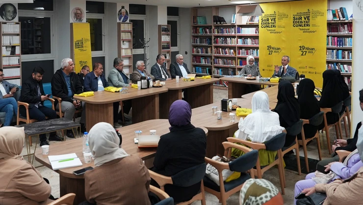 Sadık Yalsızuçanlar, edebiyat sevenlerle buluştu