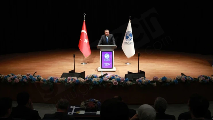 Sağlık Bakanı Koca, Tıp Fakültesi öğrencileriyle buluştu