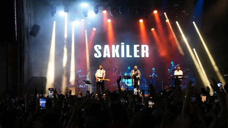 Sakiler, binlerce Kahramanmaraşlıya şarkılarını söyledi