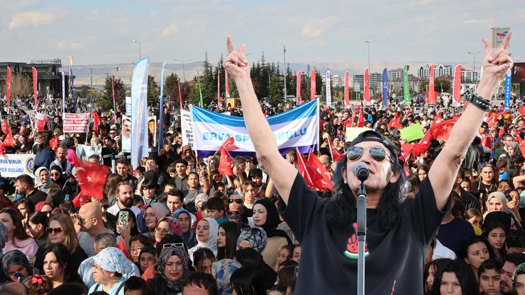 Sanatçı Murat Kekilli, hayranları için söyledi