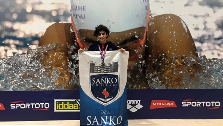 SANKO Okulları'ndan yüzmede büyük başarı