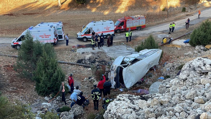 Şarampole devrilen işçi servisindeki 5 kişi öldü, 14 kişi yaralandı