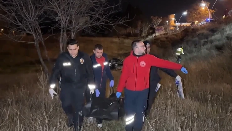 Şarampole devrilen otomobildeki 2 kişi öldü, 1 kişi yaralandı