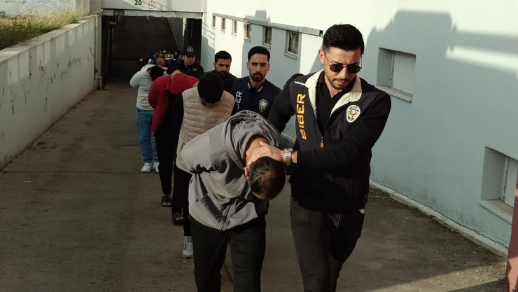 Sazan sarmalı operasyonunda 24 zanlı tutuklandı