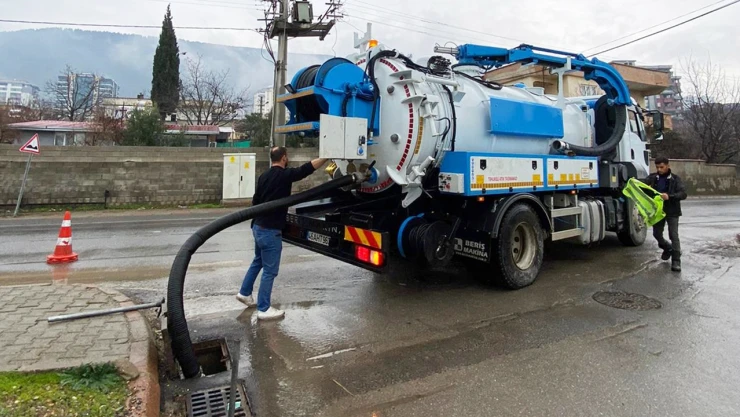 Şehirde altyapı hatlarının temizliği sürüyor