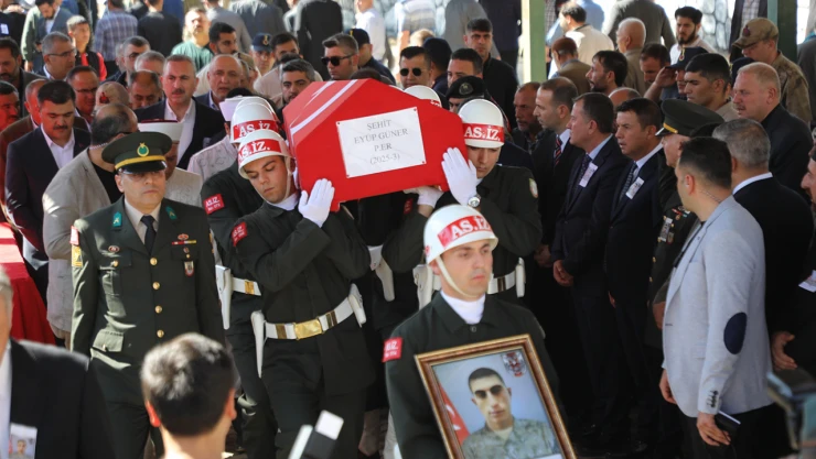 Şehit Piyade Er Eyüp Güner, dualarla toprağa verildi