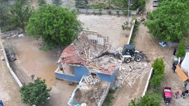 Selden etkilenen köyde hasar tespit çalışması başladı