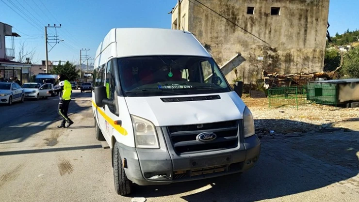 Servis minibüsünün çarptığı çocuk yaşamını yitirdi