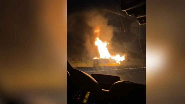 Seyir halindeki İETT otobüsünde yangın