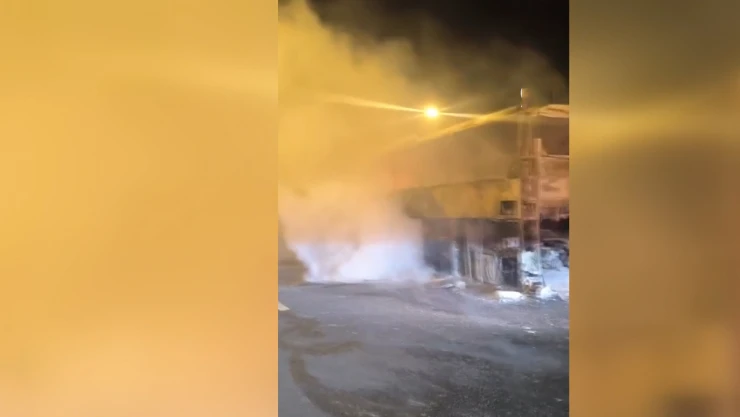 Seyir halindeki yolcu otobüsü yandı